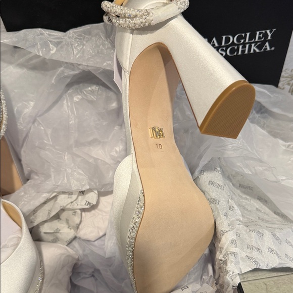 Badgley Mischka Eliana Cream Platform Heels - Picture 4 of 5